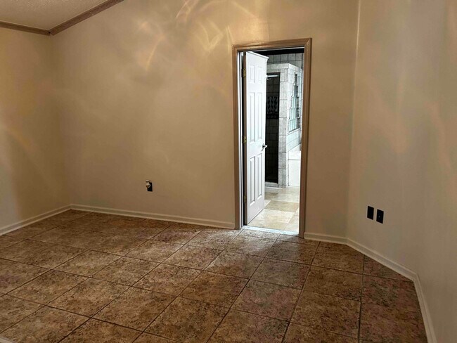 Foto del edificio - 1519 Wayward Wind Ln