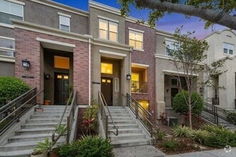 Building Photo - 4918 Paramount Dr