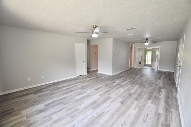 Building Photo - COMING SOON! FOR LEASE! Nice Remodeled - 3...