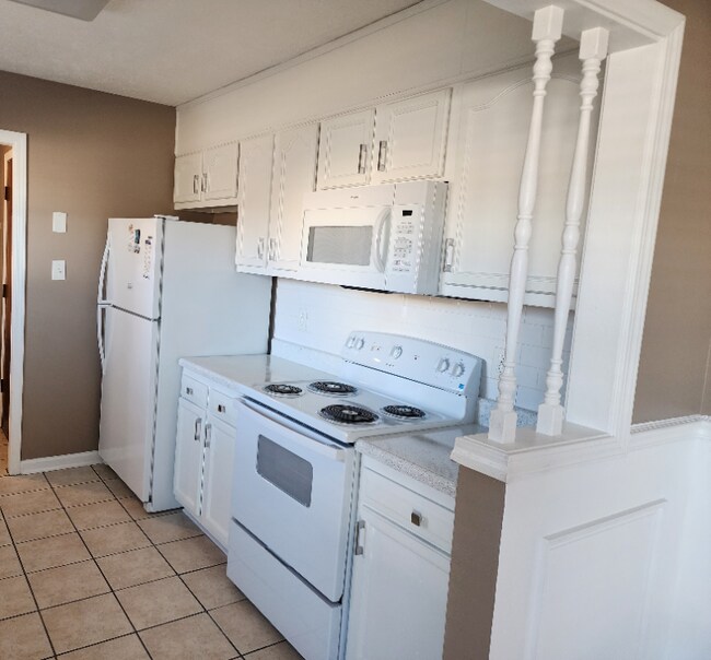 Building Photo - 7769 Adrian Dr