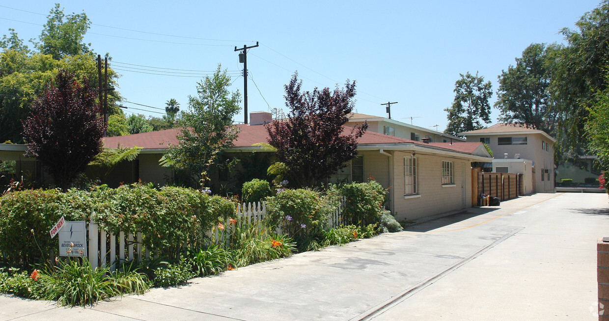 Primary Photo - 1325 S Alta Vista Ave