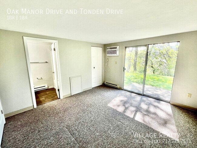 Building Photo - No one above or below! Remodeled 1-Bedroom...