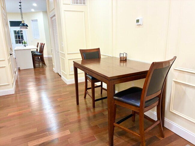 Comedor - 1906 Madison Ave