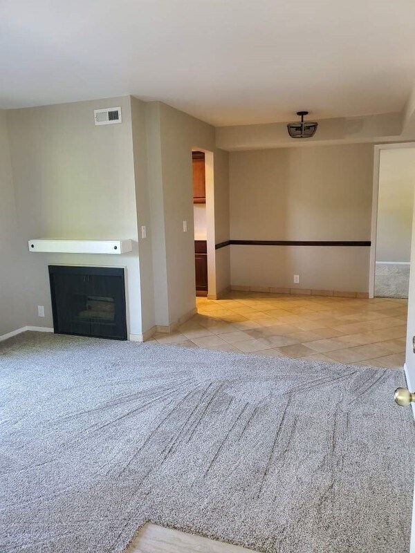 Foto del edificio - 7170 Shadow Ridge Dr
