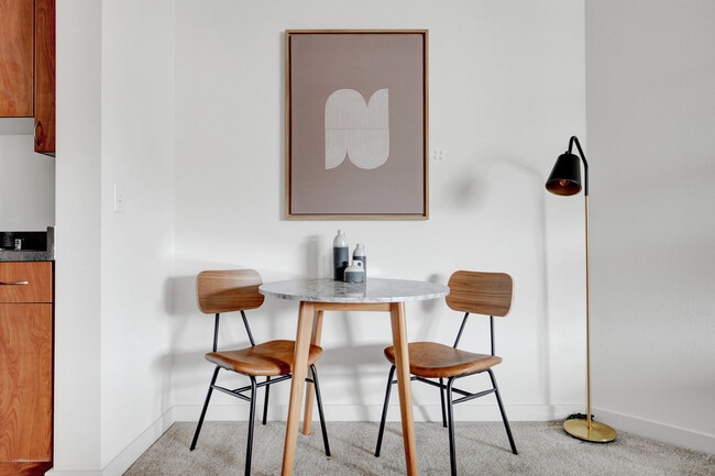 Building Photo - 362 Bellevue Way NE