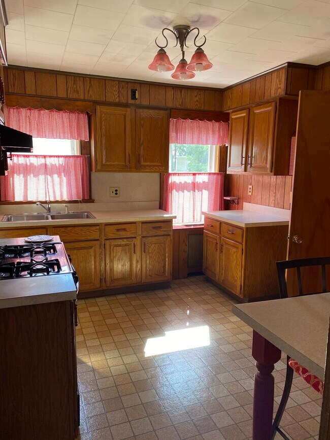 Building Photo - 20 Gilbert St