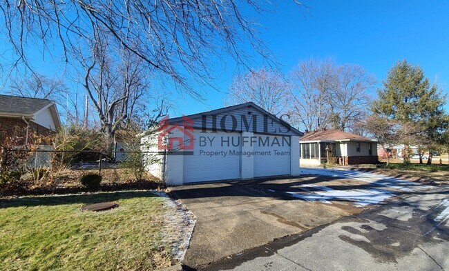 Foto del edificio - Three Bedroom House | Detached Garage | Ba...