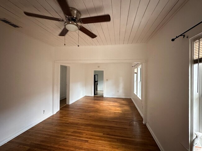 Building Photo - 3107 E 29th Ave