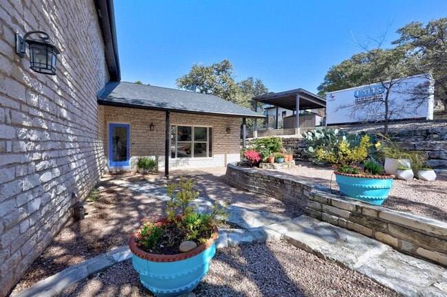 Building Photo - 5600 Blueridge Ct