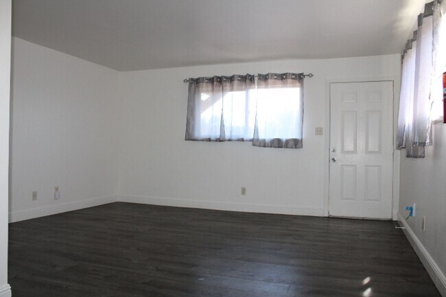 Foto del edificio - 3800 Waller Ave