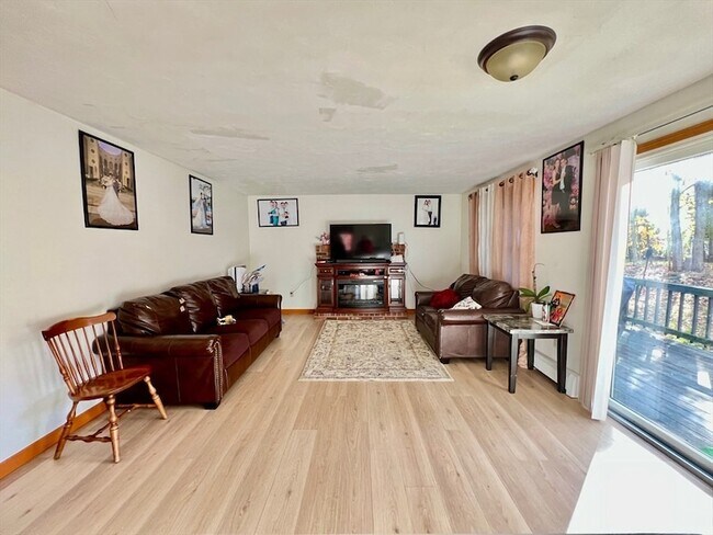 Foto del edificio - 188 Fernwood Dr