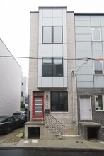Building Photo - 1449 N Myrtlewood St
