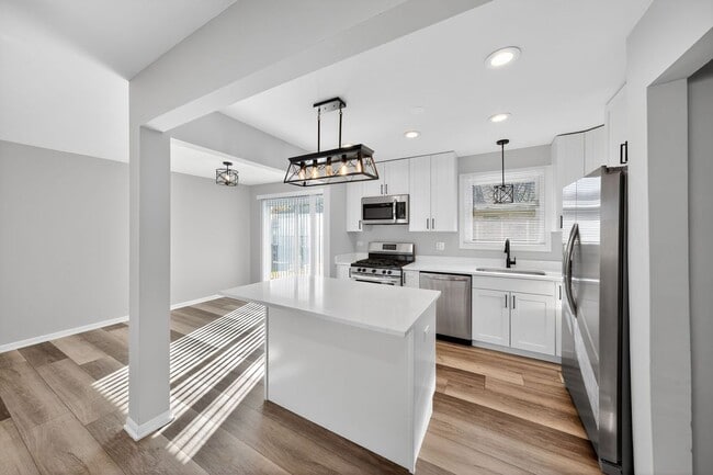 Building Photo - 6113 Spring Ln