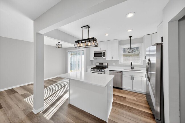 Foto del edificio - 6113 Spring Ln