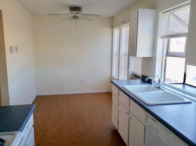 Building Photo - PROMO *$250 Admin Fee Waived* Lovely 2BR C...