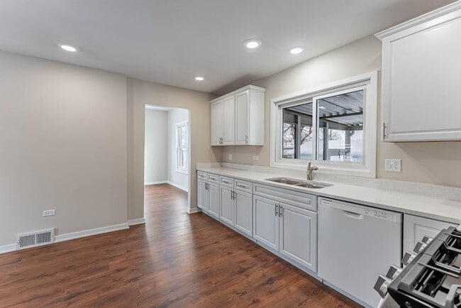 Foto del edificio - 125 S Main St