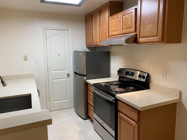 Building Photo - 215 Boardwalk Pl