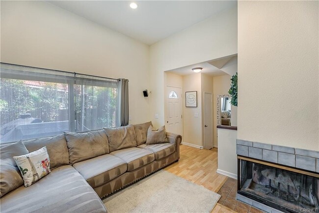 Building Photo - 17928 River Cir