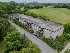 Building Photo - Veronica Place I