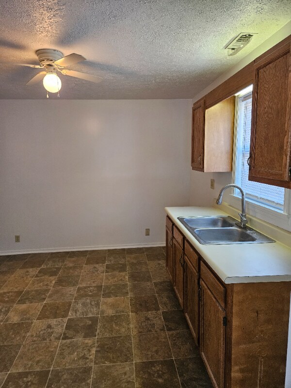 Building Photo - 2124 W Jackson St