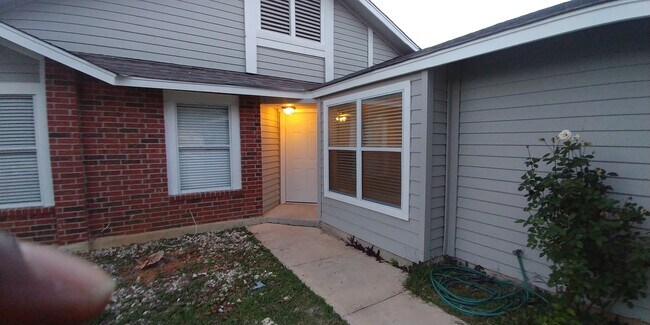 Foto del edificio - 7729 Ridge Mist Dr