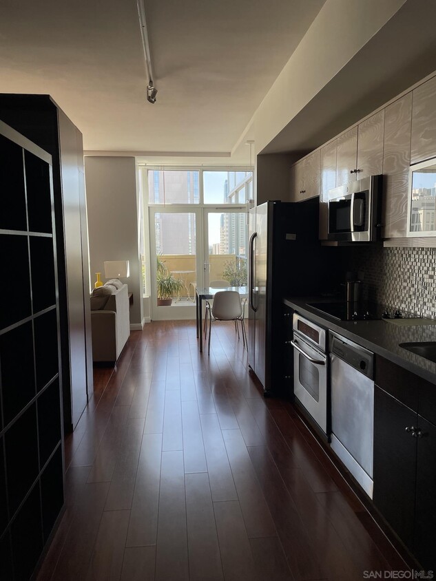 Foto principal - 350 W Ash St