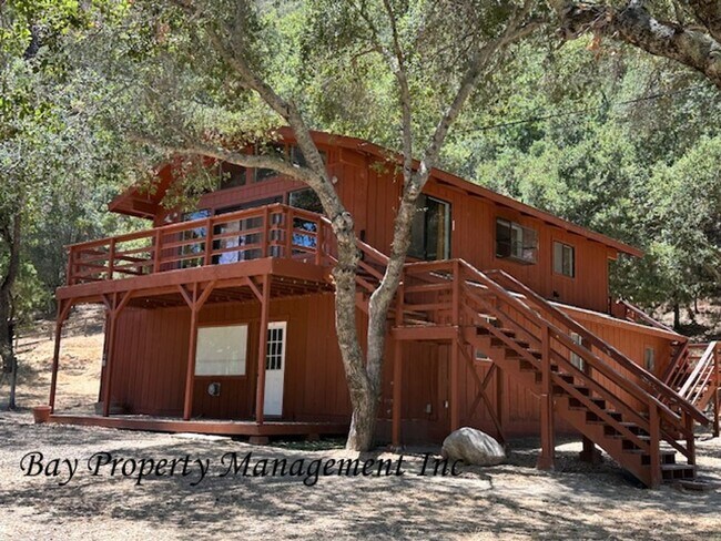 Foto del edificio - Rent Reduced on this unique Carmel Valley Horse Property!