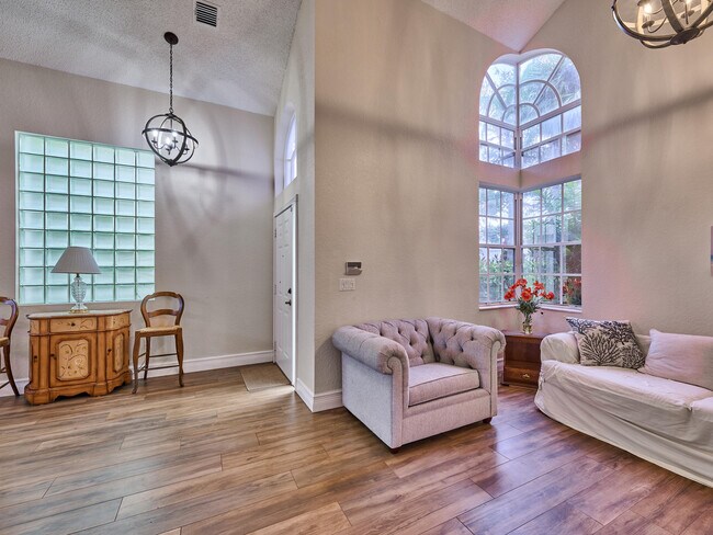 Building Photo - 2067 Cezanne Rd