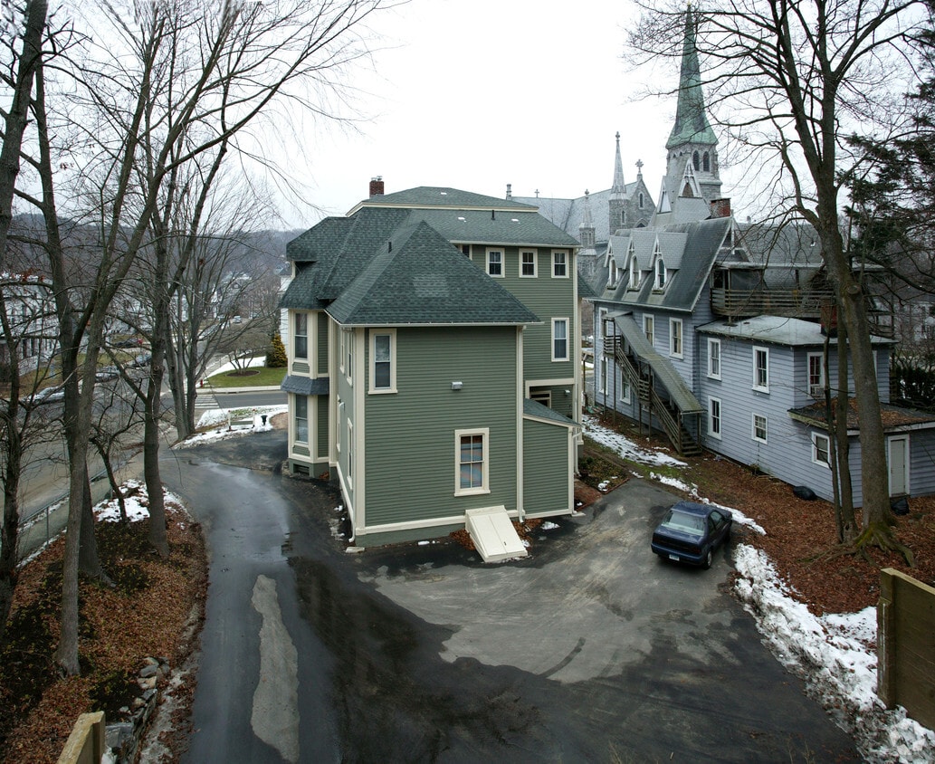 Building Photo - Huntington House Condominium