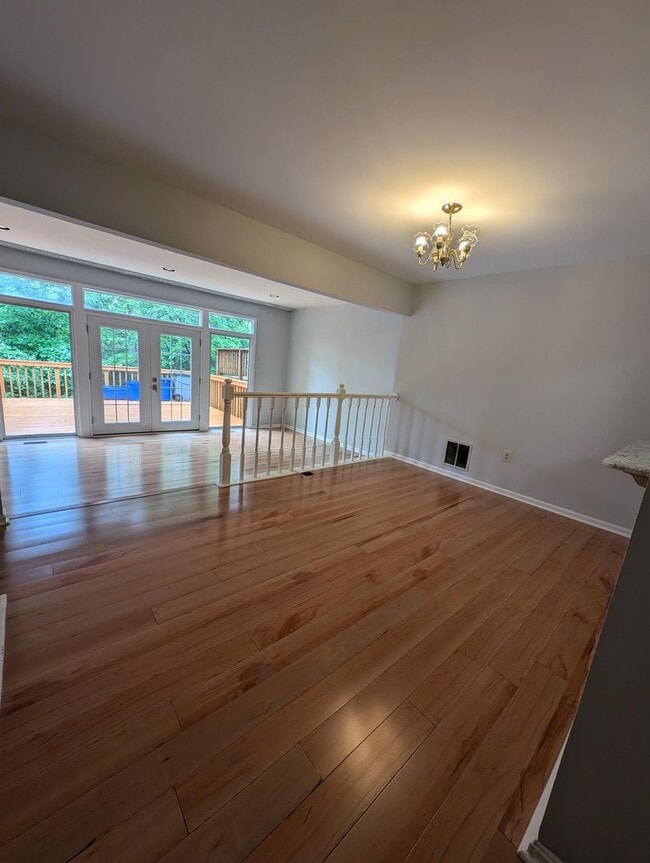 Building Photo - Stephens Knolls Townhouse