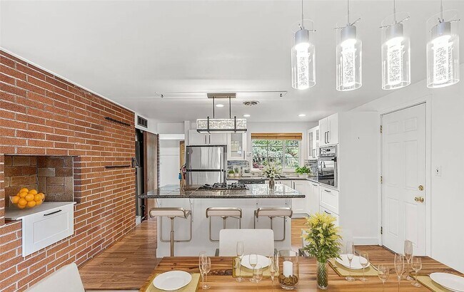 Foto del edificio - 402 168th Ave SE