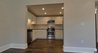 Building Photo - 2453 Neil Ave