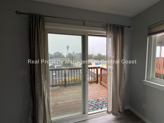 Foto del edificio - AVAILABLE NOW - 3Bed/2.5Bath Morro Bay Home