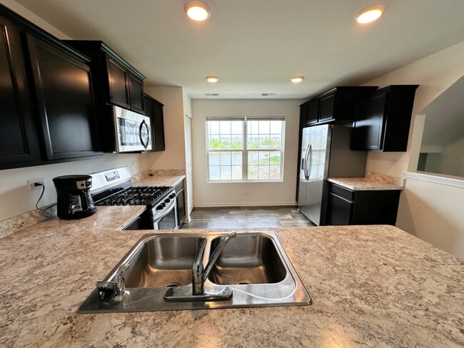 Foto del edificio - 2329 Upland Rd