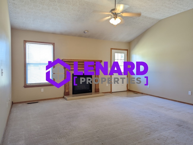 Building Photo - Spacious 3 Bedroom Home!