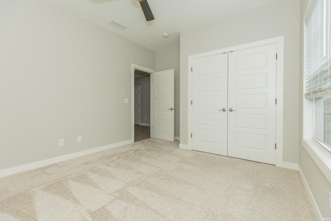 Building Photo - 3796 High Pointe Dr