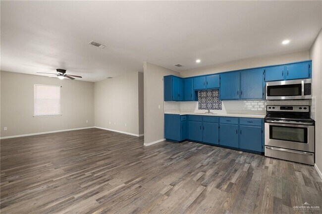 Building Photo - 1101 El Recreo Cir