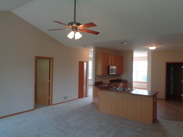 Building Photo - 1264 Holly Dr