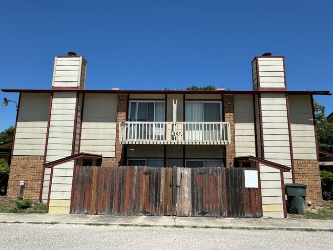 Building Photo - 1307 Covey Ln