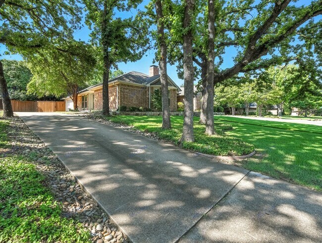 Foto del edificio - 1 Creekmere Dr