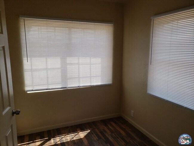 Building Photo - 1111 E St