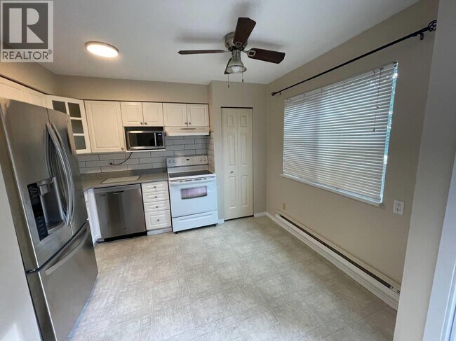 Photo du bâtiment - 315 Highland Way