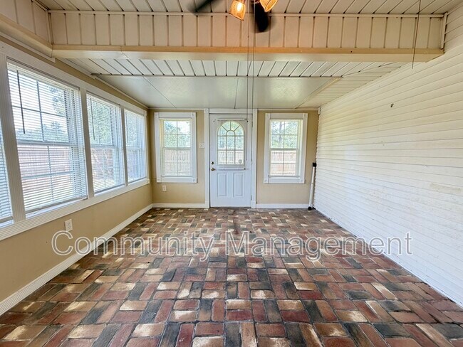 Foto del edificio - 1314 N Range Ave