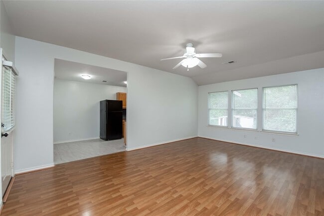 Foto del edificio - 10680 Royal York Dr