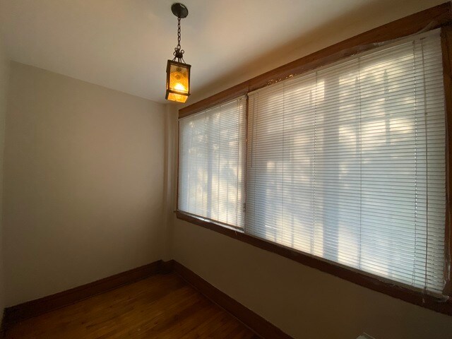 Foto del edificio - 2427 N Kedzie Blvd