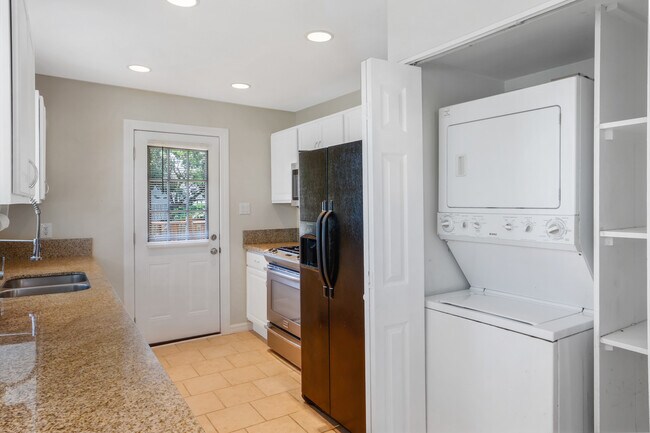 Lavadero - 6237 Warrington Drive