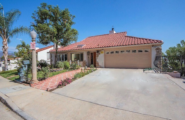 Entrada a la casa principal a través de la puerta lateral - 3916 Carnavon Way