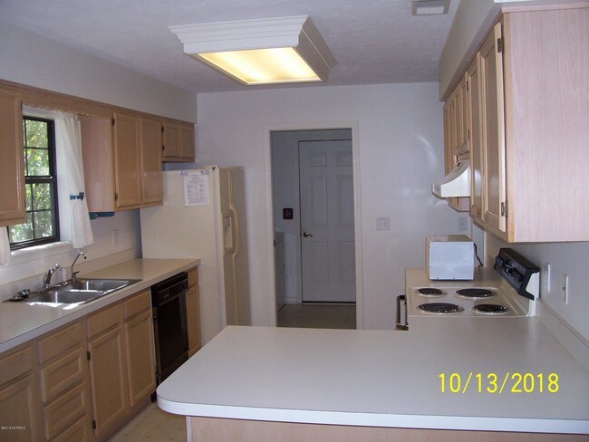 Building Photo - 17 Bayberry Cir