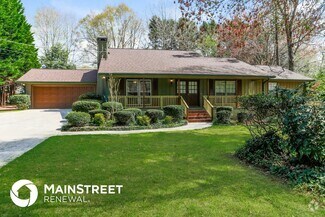 Building Photo - 2611 Pinebrook Dr
