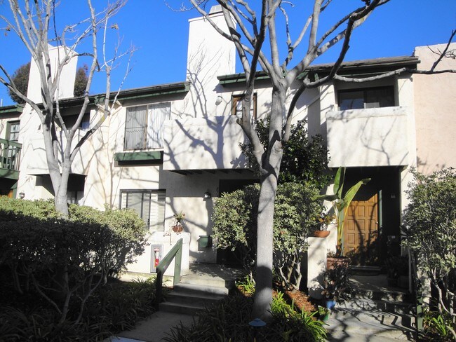 Building Photo - 8738 Villa La Jolla Dr